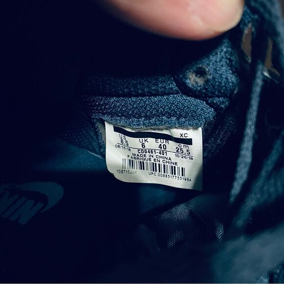 Nike Air Jordan 1 Retro High OC Blue Chill Patent Navy Women's 8.5 US 40 EUR UNC - Picture 8 of 12